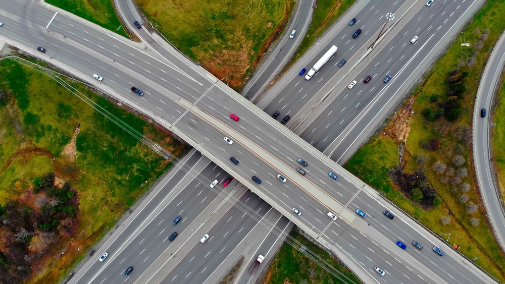 高速公路与公路的区别（2025）